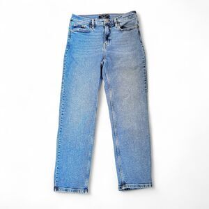 Calvin Klein Jeans Women's Size 8 Straight Fit High Rise 5-pocket Faded Wash Zip